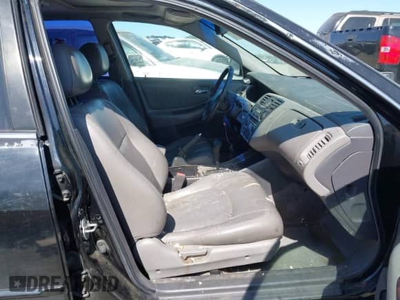 1998 Honda Accord EX z VIN 1HGCG1653WA004792, wystawiony jako IAAI lot #42421993 z przebiegiem 329 759 mil mil oraz . Historia ofert i sprzedaży dostępna na DreamBid. Obrazek 5.