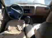 1997 Chevrolet Blazer LS с VIN 1GNCT18W5VK104375, выставлен на аукционе Copart как лот 75667574 с пробегом 199 351 миль миль и Чистый • Clean title. История ставок и продаж доступна на DreamBid. Изображение 8.