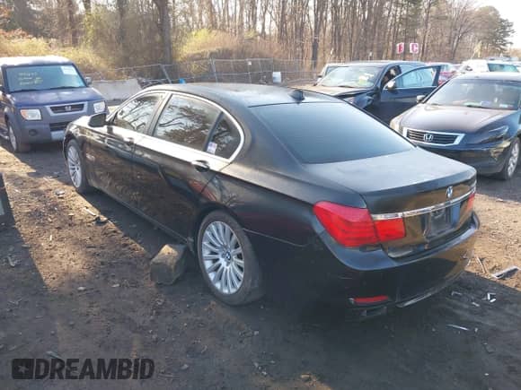 2011 BMW 7 Series 750Li z VIN WBAKB8C51BCY66913, wystawiony jako IAAI lot #41987656 z przebiegiem 113 843 mil mil oraz . Historia ofert i sprzedaży dostępna na DreamBid. Obrazek 3.