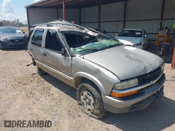 2003 Chevrolet Blazer LS with VIN 1GNDT13X73K101849, listed as a IAAI auction lot 42833790 with 231,538 mi miles and . Bid and sale history available at DreamBid. Image 16.