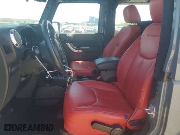 2015 Jeep Wrangler Rubicon Hard Rock z VIN 1C4BJWCG2FL659660, wystawiony jako Copart lot #55801305 z przebiegiem 71 919 mil mil oraz Szkoda całkowita • Salvage title. Historia ofert i sprzedaży dostępna na DreamBid. Obrazek 7.