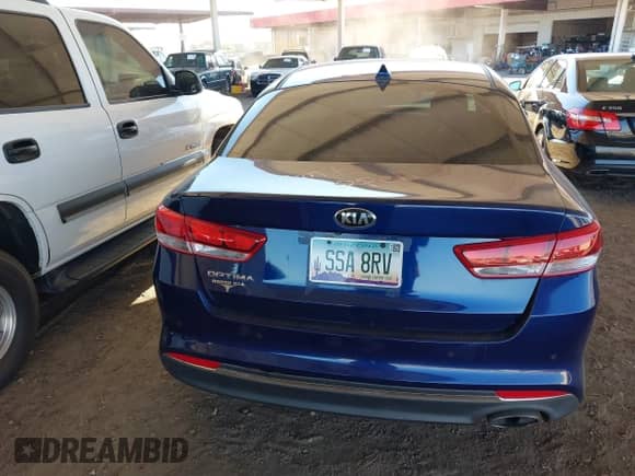 2018 Kia Optima LX z VIN 5XXGT4L39JG258777, wystawiony jako IAAI lot #41659272 z przebiegiem 42 736 mil mil oraz . Historia ofert i sprzedaży dostępna na DreamBid. Obrazek 16.