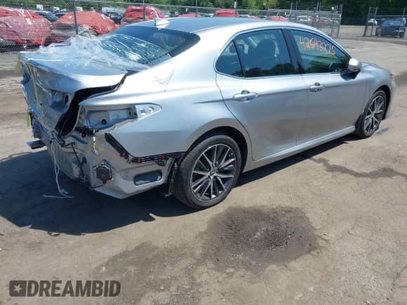 2023 Toyota Camry Hybrid XLE с VIN 4T1F31AK7PU620561, выставлен на аукционе IAAI как лот 42543275 с пробегом 21 431 миль миль и . История ставок и продаж доступна на DreamBid. Изображение 4.