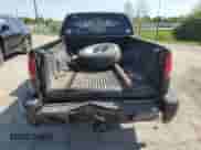 2002 Chevrolet S-10 LS z VIN 1GCCS195028166244, wystawiony jako Copart lot #54846335 z przebiegiem Nie podano mil oraz Czysty tytuł • Clean title. Historia ofert i sprzedaży dostępna na DreamBid. Obrazek 6.