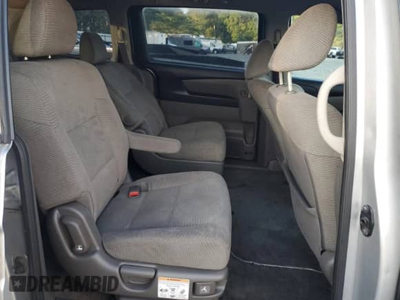 2012 Honda Odyssey LX z VIN 5FNRL5H20CB042806, wystawiony jako Copart lot #84468365 z przebiegiem 69 769 mil mil oraz Czysty tytuł • Clean title. Historia ofert i sprzedaży dostępna na DreamBid. Obrazek 11.