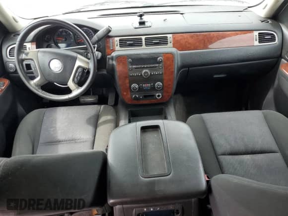 2011 Chevrolet Tahoe LS z VIN 1GNSCAE07BR263350, wystawiony jako Copart lot #85188265 z przebiegiem 210 283 mil mil oraz Szkoda całkowita • Salvage title. Historia ofert i sprzedaży dostępna na DreamBid. Obrazek 8.