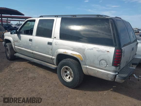 1999 Chevrolet Suburban с VIN 3GNFK16R3XG229687, выставлен на аукционе IAAI как лот 42911500 с пробегом 236 319 миль миль и . История ставок и продаж доступна на DreamBid. Изображение 3.
