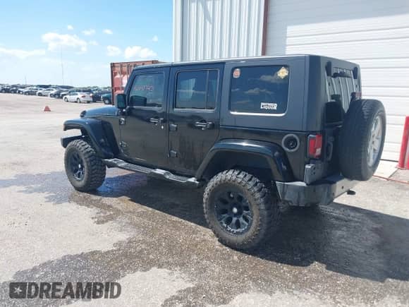 2008 Jeep Wrangler Unlimited Sahara с VIN 1J4GA59138L586119, выставлен на аукционе IAAI как лот 42840740 с пробегом 154 595 миль миль и . История ставок и продаж доступна на DreamBid. Изображение 3.
