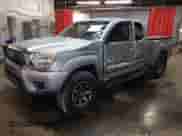2014 Toyota Tacoma z VIN 5TFUX4EN4EX026415, wystawiony jako IAAI lot #41386771 z przebiegiem 142 732 mil mil oraz . Historia ofert i sprzedaży dostępna na DreamBid. Obrazek 18.