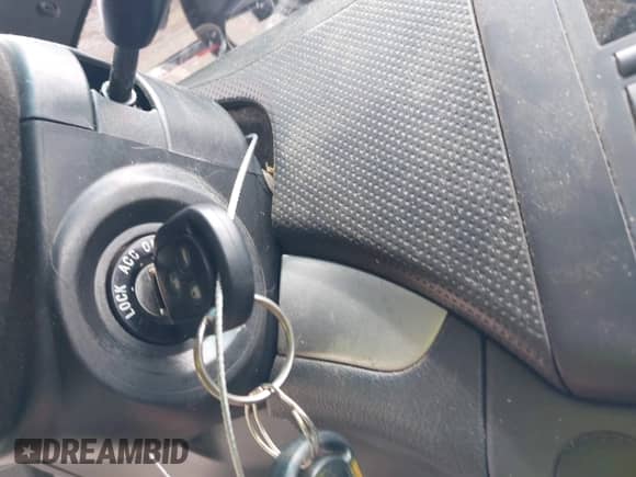 2010 Chevrolet Aveo 2LT z VIN KL1TG5DEXAB110210, wystawiony jako IAAI lot #42137206 z przebiegiem 104 724 mil mil oraz . Historia ofert i sprzedaży dostępna na DreamBid. Obrazek 11.