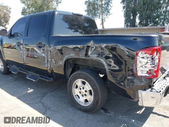 2011 Chevrolet Silverado 1500 LT z VIN 3GCPCSE0XBG111356, wystawiony jako IAAI lot #43079067 z przebiegiem 179 497 mil mil oraz . Historia ofert i sprzedaży dostępna na DreamBid. Obrazek 6.