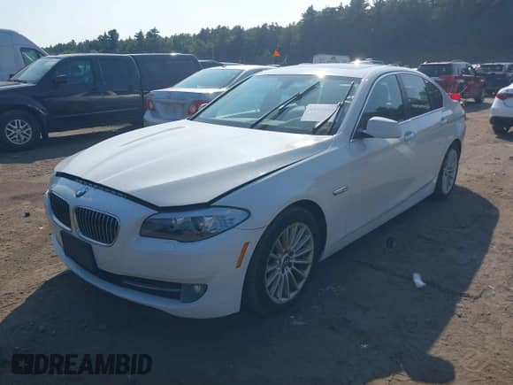 2013 BMW 5 Series 535i xDrive с VIN WBAFU7C57DDU69502, выставлен на аукционе IAAI как лот 42939892 с пробегом 170 265 миль миль и . История ставок и продаж доступна на DreamBid. Изображение 2.