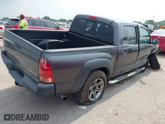 2014 Toyota Tacoma PreRunner z VIN 5TFJX4GN0EX027383, wystawiony jako IAAI lot #42299753 z przebiegiem 194 136 mil mil oraz . Historia ofert i sprzedaży dostępna na DreamBid. Obrazek 4.