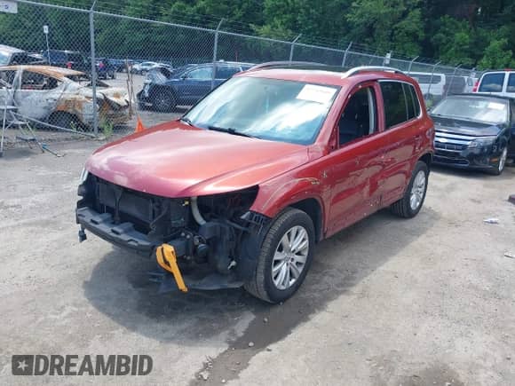 2010 Volkswagen Tiguan SE с VIN WVGBV7AX7AW000814, выставлен на аукционе IAAI как лот 42745809 с пробегом 168 778 миль миль и . История ставок и продаж доступна на DreamBid. Изображение 18.