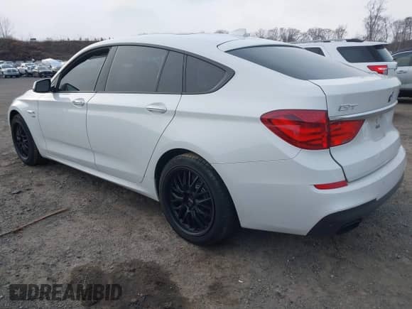 2012 BMW 5 Series 550i Gran Turismo xDrive с VIN WBASP4C55CC899960, выставлен на аукционе IAAI как лот 41239650 с пробегом 178 356 миль миль и . История ставок и продаж доступна на DreamBid. Изображение 3.