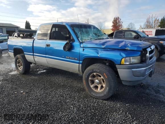 1998 Dodge 1500 с VIN 3B7HF12Y8WG133281, выставлен на аукционе Copart как лот 79898364 с пробегом 152 911 миль миль и Списание • Salvage title. История ставок и продаж доступна на DreamBid. Изображение 4.
