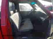 1993 Dodge Dakota S z VIN 1B7FL26X0PS210033, wystawiony jako IAAI lot #43560677 z przebiegiem 248 290 mil mil oraz . Historia ofert i sprzedaży dostępna na DreamBid. Obrazek 5.