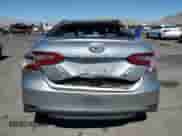 2020 Toyota Camry LE z VIN 4T1C11AK9LU979252, wystawiony jako Copart lot #82116635 z przebiegiem 69 969 mil mil oraz Szkoda całkowita • Salvage title. Historia ofert i sprzedaży dostępna na DreamBid. Obrazek 6.