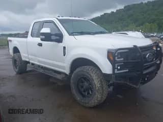 2018 Ford F-250 XL with VIN 1FT7X2B67JEB69881, listed as a IAAI auction lot 42983011 with 64,933 mi miles and . Bid and sale history available at DreamBid. Image 1.