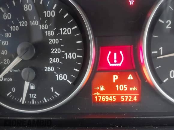 2007 BMW 3 Series 328i z VIN WBAVC53507FZ74485, wystawiony jako IAAI lot #43292107 z przebiegiem 176 945 mil mil oraz . Historia ofert i sprzedaży dostępna na DreamBid. Obrazek 15.