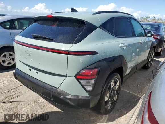 2024 Hyundai Kona SEL z VIN KM8HC3AB8RU134770, wystawiony jako Copart lot #74939454 z przebiegiem 5 049 mil mil oraz Nie do naprawy • Non repairable. Historia ofert i sprzedaży dostępna na DreamBid. Obrazek 3.