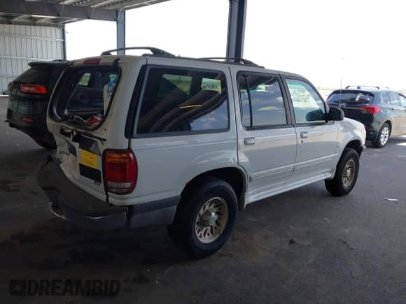 1998 Ford Explorer XLT с VIN 1FMZU35P2WZA90450, выставлен на аукционе IAAI как лот 42242629 с пробегом 179 513 миль миль и . История ставок и продаж доступна на DreamBid. Изображение 4.