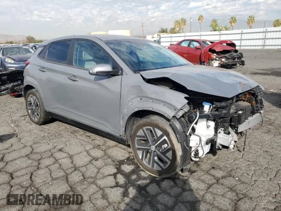 2023 Hyundai Kona SE with VIN KM8K23AG0PU178490, listed as a Copart auction lot 82073255 with 39,221 mi miles and Salvage title. Bid and sale history available at DreamBid. Image 4.