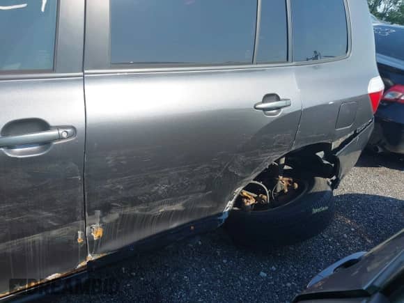 2008 Toyota Highlander z VIN JTEES41A882096292, wystawiony jako IAAI lot #42549928 z przebiegiem Nie podano mil oraz . Historia ofert i sprzedaży dostępna na DreamBid. Obrazek 11.