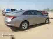 2022 Hyundai Elantra SE с VIN KMHLL4AG7NU298386, выставлен на аукционе Copart как лот 65778705 с пробегом 23 897 миль миль и Списание • Salvage title. История ставок и продаж доступна на DreamBid. Изображение 3.