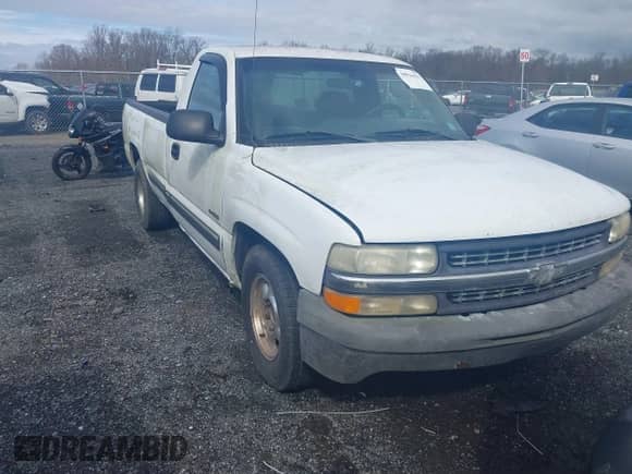 2000 Chevrolet Silverado 1500 z VIN 1GCEC14V6YE419087, wystawiony jako IAAI lot #38916431 z przebiegiem Nie podano mil oraz . Historia ofert i sprzedaży dostępna na DreamBid. Obrazek 1.