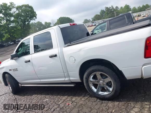 2015 Ram 1500 Express with VIN 1C6RR6KT1FS554255, listed as a IAAI auction lot 42243523 with 206,227 mi miles and . Bid and sale history available at DreamBid. Image 14.