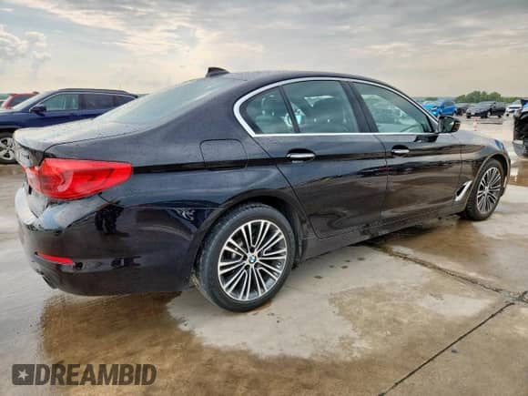 2018 BMW 5 Series 530i xDrive z VIN WBAJA7C5XJWC76654, wystawiony jako Copart lot #69140585 z przebiegiem 84 242 mil mil oraz Szkoda całkowita • Salvage title. Historia ofert i sprzedaży dostępna na DreamBid. Obrazek 3.