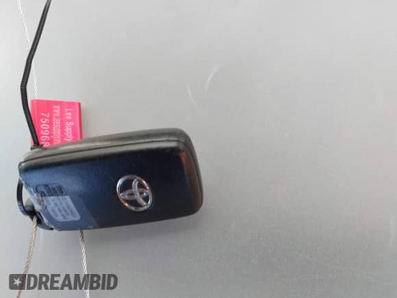 2012 Toyota Prius Two z VIN JTDZN3EU0C3122883, wystawiony jako IAAI lot #42934945 z przebiegiem Nie podano mil oraz . Historia ofert i sprzedaży dostępna na DreamBid. Obrazek 11.