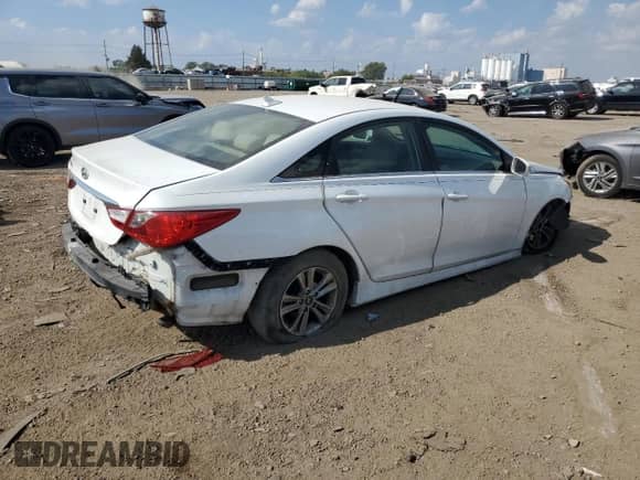 2014 Hyundai Sonata GLS z VIN 5NPEB4AC2EH825810, wystawiony jako Copart lot #84654845 z przebiegiem 126 855 mil mil oraz Szkoda całkowita • Salvage title. Historia ofert i sprzedaży dostępna na DreamBid. Obrazek 3.