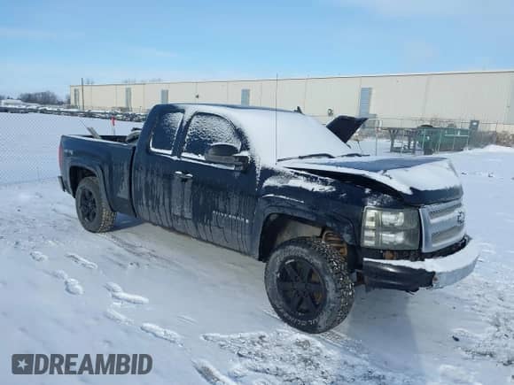 2008 Chevrolet Silverado 1500 1LT z VIN 2GCEK190X81265260, wystawiony jako IAAI lot #41196623 z przebiegiem 172 730 mil mil oraz . Historia ofert i sprzedaży dostępna na DreamBid. Obrazek 1.