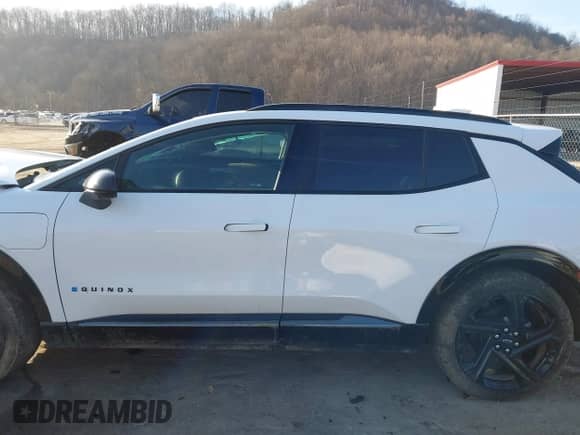 2024 Chevrolet Equinox EV RS с VIN 3GN7DSRP8RS275000, выставлен на аукционе IAAI как лот 41775407 с пробегом 100 миль миль и . История ставок и продаж доступна на DreamBid. Изображение 15.