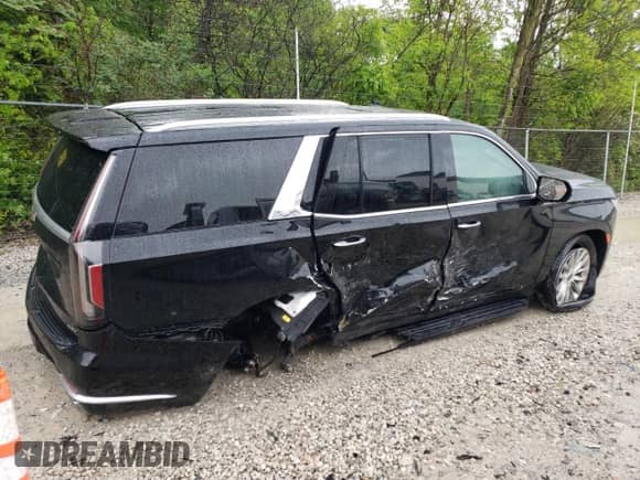 2021 Cadillac Escalade Premium Luxury with VIN 1GYS4BKL8MR446084, listed as a Copart auction lot 58173625 with 120,422 mi miles and Salvage title. Bid and sale history available at DreamBid. Image 3.