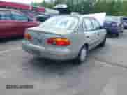 2002 Chevrolet Prizm z VIN 1Y1SK52802Z408768, wystawiony jako IAAI lot #42241540 z przebiegiem 276 083 mil mil oraz . Historia ofert i sprzedaży dostępna na DreamBid. Obrazek 4.