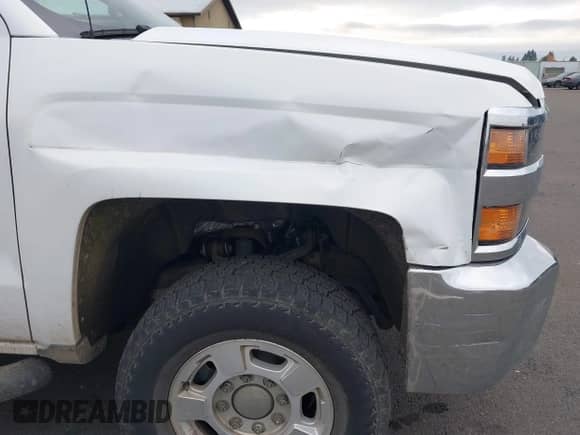 2019 Chevrolet Silverado 2500HD Work Truck z VIN 1GC1KREG3KF188506, wystawiony jako IAAI lot #43557496 z przebiegiem 97 430 mil mil oraz . Historia ofert i sprzedaży dostępna na DreamBid. Obrazek 6.