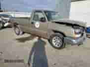 2006 Chevrolet Silverado 1500 LS z VIN 1GCEC14V66Z239551, wystawiony jako Copart lot #80305714 z przebiegiem 104 206 mil mil oraz Szkoda całkowita • Salvage title. Historia ofert i sprzedaży dostępna na DreamBid. Obrazek 4.