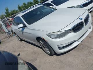 2015 BMW 3 Series 328i Gran Turismo xDrive с VIN WBA3X5C5XFD562564, выставлен на аукционе IAAI как лот 43111972 с пробегом 153 650 миль миль и . История ставок и продаж доступна на DreamBid. Изображение 1.