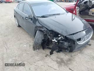 2013 Volvo S60 T5 с VIN YV1612FHXD2186540, выставлен на аукционе IAAI как лот 41428794 с пробегом 116 873 миль миль и . История ставок и продаж доступна на DreamBid. Изображение 1.