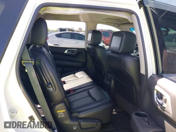 2017 Nissan Pathfinder SL z VIN 5N1DR2MM5HC623801, wystawiony jako IAAI lot #42142474 z przebiegiem 110 175 mil mil oraz . Historia ofert i sprzedaży dostępna na DreamBid. Obrazek 8.