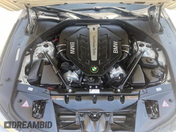 2010 BMW 7 Series 750Li с VIN WBAKB8C58ACY64395, выставлен на аукционе Copart как лот 58609065 с пробегом 137 375 миль миль и Списание • Salvage title. История ставок и продаж доступна на DreamBid. Изображение 7.