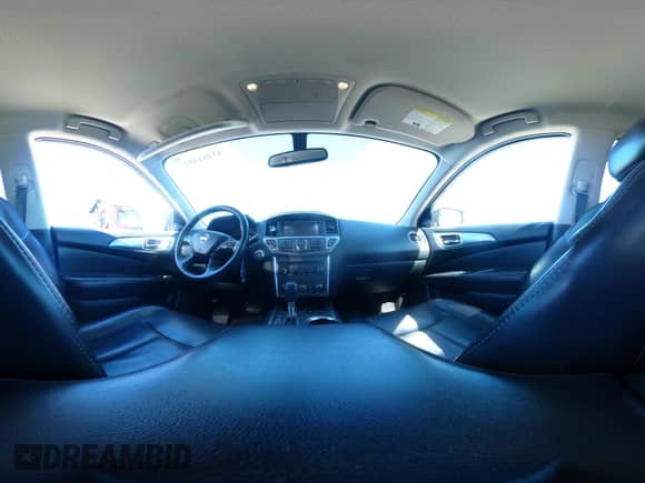 2019 Nissan Pathfinder S с VIN 5N1DR2MN3KC605426, выставлен на аукционе IAAI как лот 43461401 с пробегом 141 565 миль миль и . История ставок и продаж доступна на DreamBid. Изображение 18.