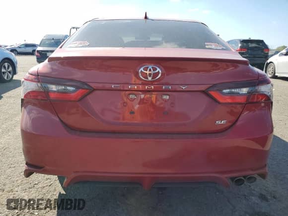 2022 Toyota Camry SE z VIN 4T1G11AK9NU025413, wystawiony jako Copart lot #82281465 z przebiegiem 70 268 mil mil oraz Szkoda całkowita • Salvage title. Historia ofert i sprzedaży dostępna na DreamBid. Obrazek 6.