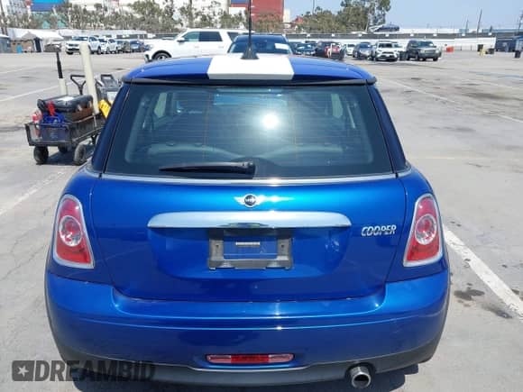 2012 MINI Hardtop with VIN WMWSU3C55CT263283, listed as a IAAI auction lot 42538787 with 55,312 mi miles and . Bid and sale history available at DreamBid. Image 15.