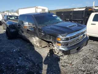 2019 Chevrolet Silverado 3500HD High Country с VIN 1GC4KYEY6KF228402, выставлен на аукционе Copart как лот 75241634 с пробегом 54 159 миль миль и Списание • Salvage title. История ставок и продаж доступна на DreamBid. Изображение 4.