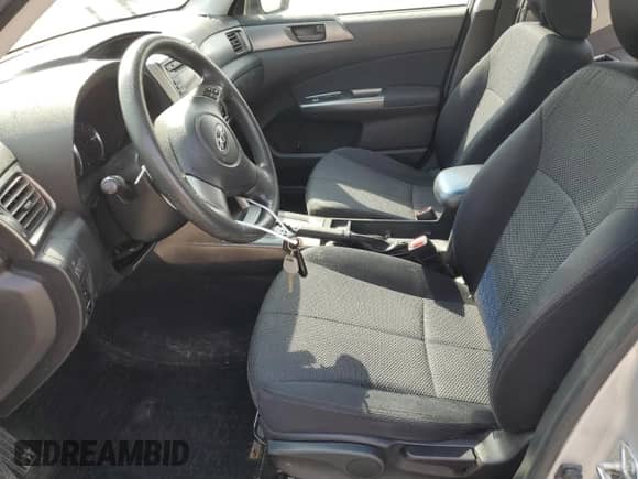 2011 Subaru Forester X z VIN JF2SHABC6BH768151, wystawiony jako Copart lot #55144155 z przebiegiem 101 689 mil mil oraz Czysty tytuł • Clean title. Historia ofert i sprzedaży dostępna na DreamBid. Obrazek 7.