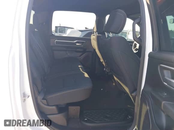 2022 Ram 1500 Big Horn с VIN 1C6RREFT2NN158109, выставлен на аукционе IAAI как лот 41422121 с пробегом 35 097 миль миль и . История ставок и продаж доступна на DreamBid. Изображение 8.